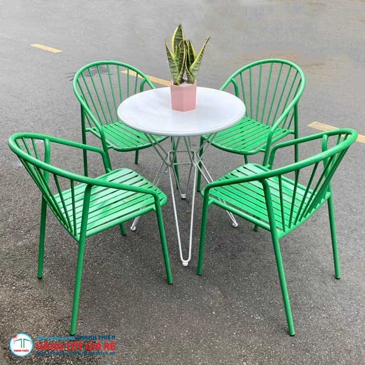 Đối với bàn ghế café ngoài trời t