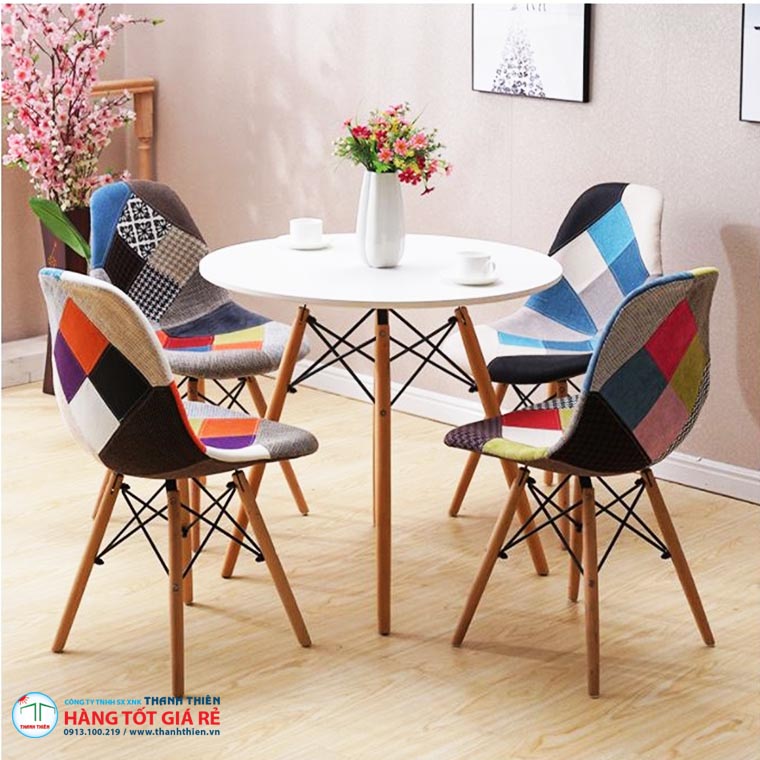 ban-ghe-quan-cafe-nho-01.jpg Bàn ghế quán cafe nhỏ thiết kế đơn giản hiện đại
