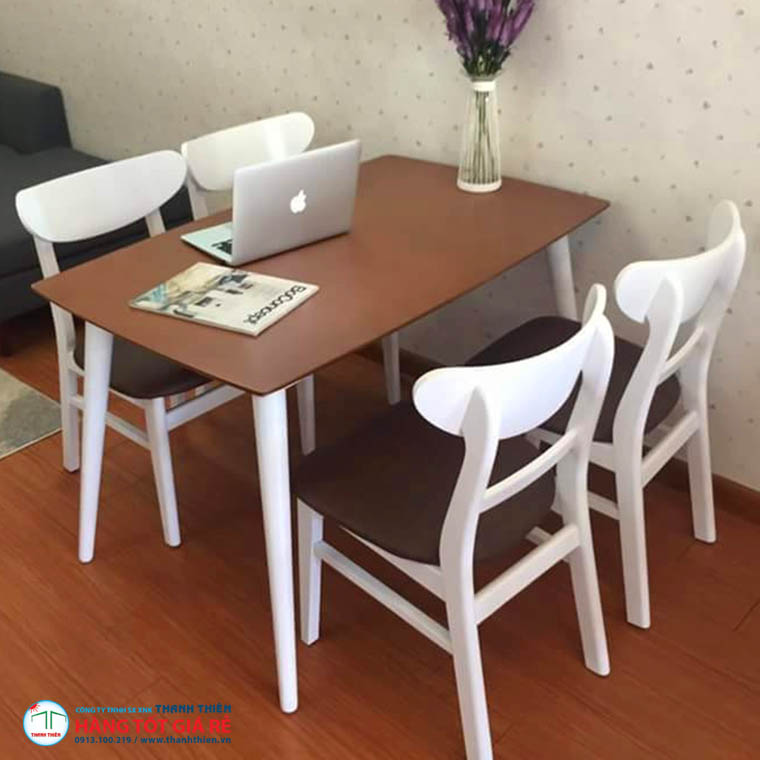  Bộ ghế gỗ Mago GCG‑001 màu nâu sang trọng trong quán café