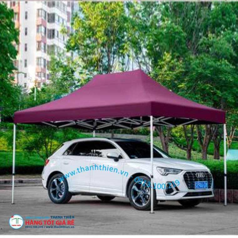 Lều xếp che xe ô tô 3x4.5m đang lắp đặt ngoài trời