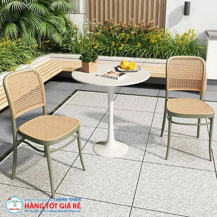 Bốn phong cách quán cafe VN và ghế tương ứng: industrial–Tolix, Mộc–gỗ Vienna, minimal–nhôm, tropical–nhựa PP và giả mây