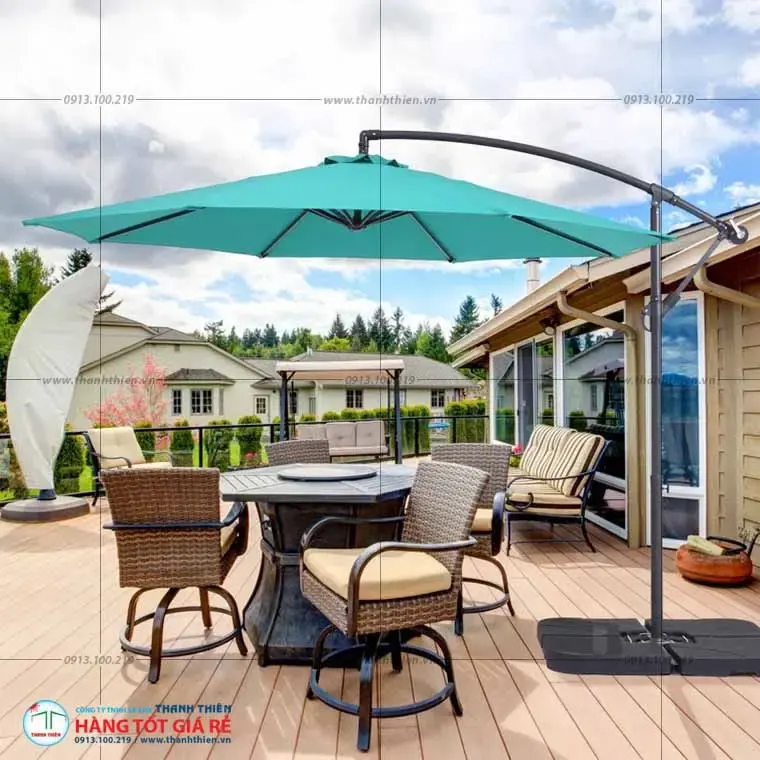 So sánh ba loại ô dù ngoài trời: chính tâm, lệch tâm vuông và lệch tâm treo — kết cấu khác nhau phù hợp ba loại mặt bằng kinh doanh - dù lệch tâm treo