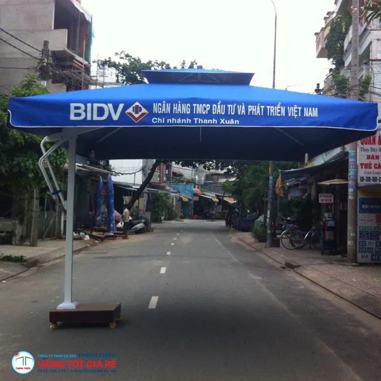 Ô dù thương mại BIDV Thanh Thiên — 25 năm kinh nghiệm dự án thực tế Ô dù thương mại BIDV Thanh Thiên — 25 năm kinh nghiệm cung cấp cho ngân hàng, trường học, khu du lịch
