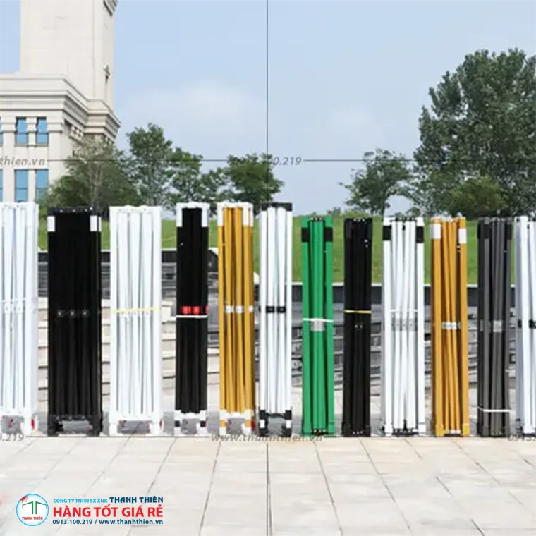 Khung nhôm vs khung thép lều xếp di động nhiều màu xếp hàng ngoài trời — so sánh vật liệu khung tại Thanh Thiên