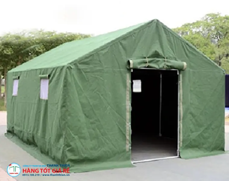 Lều bạt quân đội hộp đứng lớn cửa cuốn ~25m² Lều bạt quân đội hộp đứng lớn ~25m² cửa cuốn — phù hợp kho tạm công trường và sở chỉ huy quy mô lớn